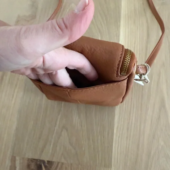 HOBO crossbody bag small leather tan - Picture 5 of 6